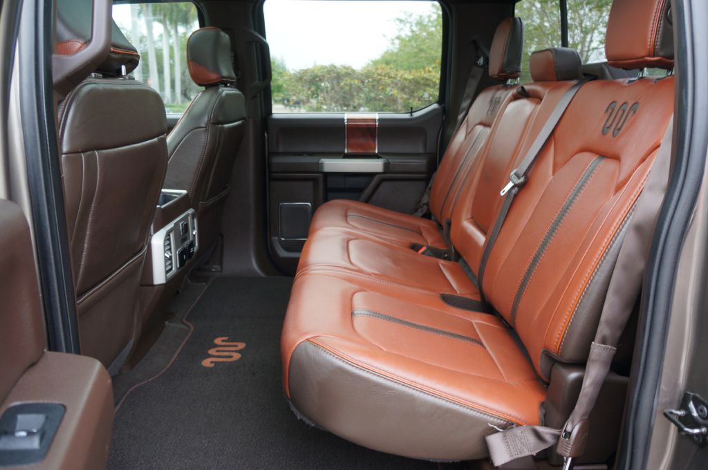 Photo 29 of this FORD F-150 KING RANC
