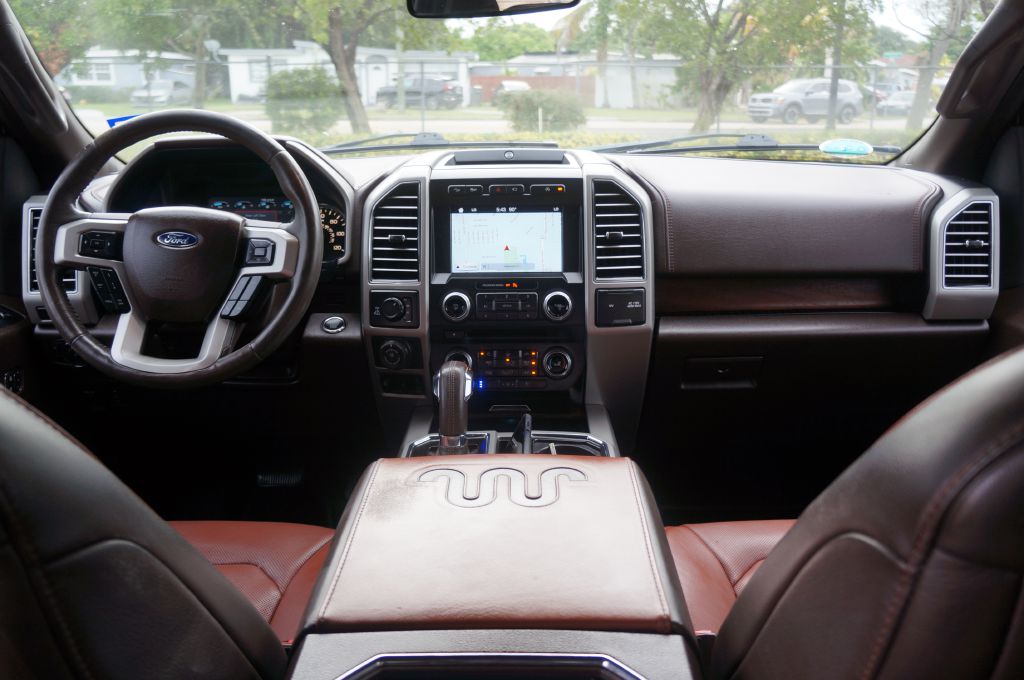 Photo 33 of this FORD F-150 KING RANC