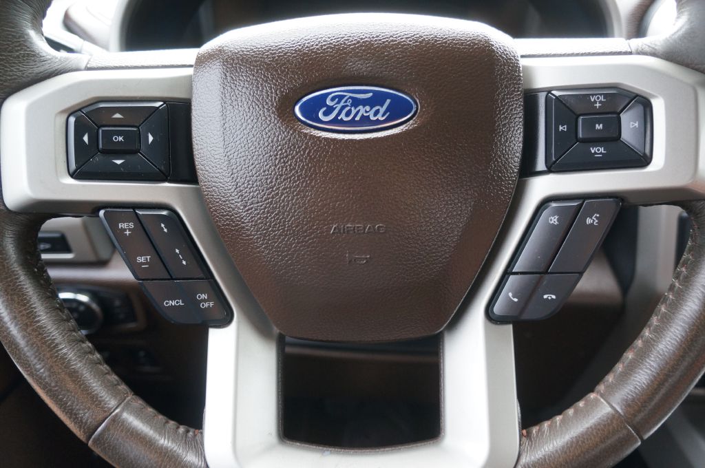 Photo 44 of this FORD F-150 KING RANC