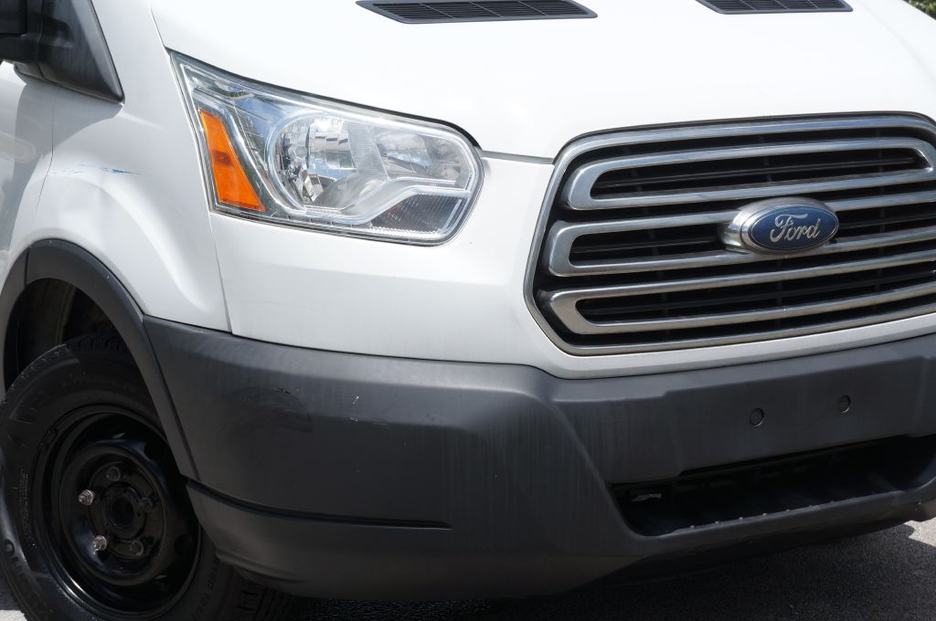 Photo 13 of this FORD TRANSIT T250 LR