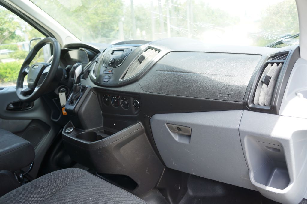 Photo 27 of this FORD TRANSIT T250 LR