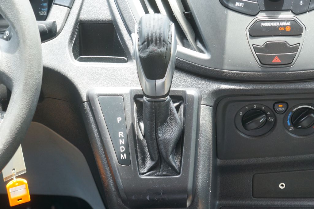 Photo 33 of this FORD TRANSIT T250 LR