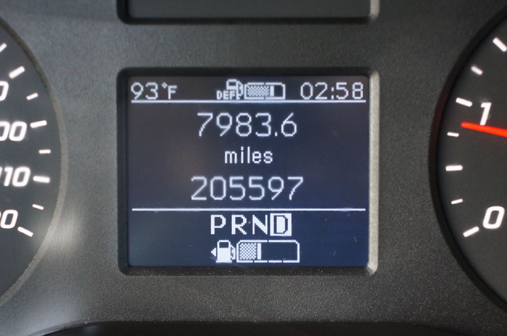 Photo 39 of this MERCEDES-BENZ SPRINTER HR
