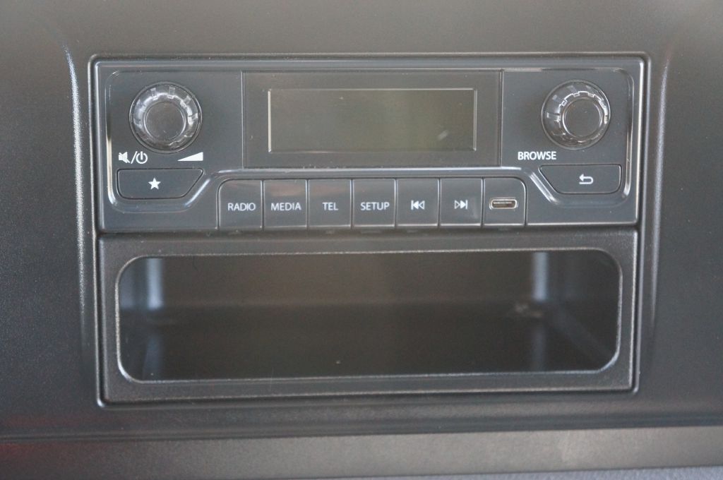 Photo 33 of this MERCEDES-BENZ SPRINTER HR