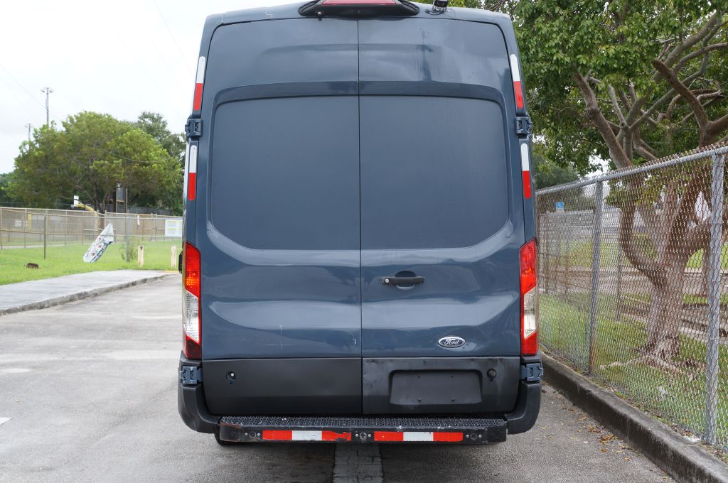 Photo 8 of this FORD TRANSIT T250 HR