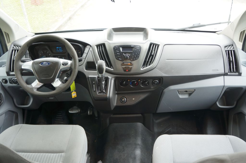 Photo 30 of this FORD TRANSIT T250 HR