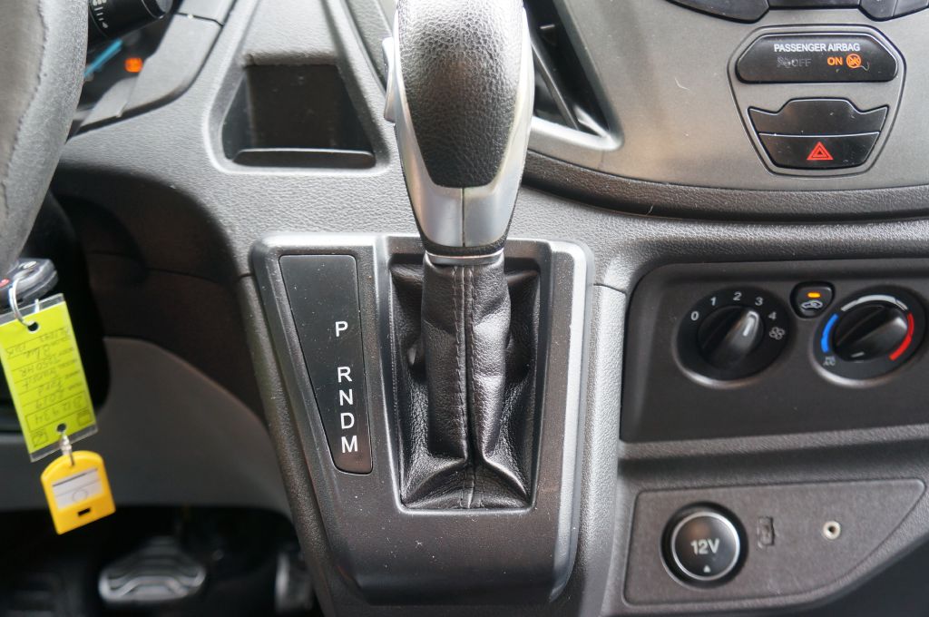 Photo 36 of this FORD TRANSIT T250 HR