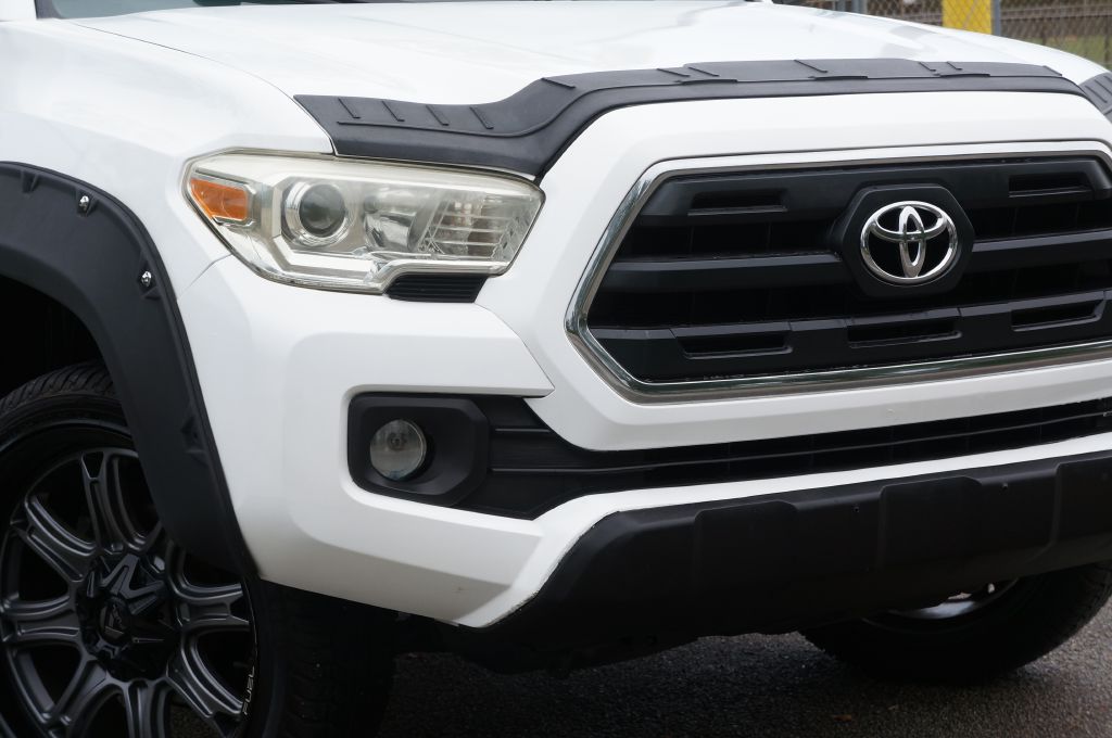 Photo 13 of this TOYOTA TACOMA SR5 V6