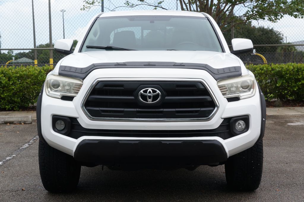 Photo 3 of this TOYOTA TACOMA SR5 V6
