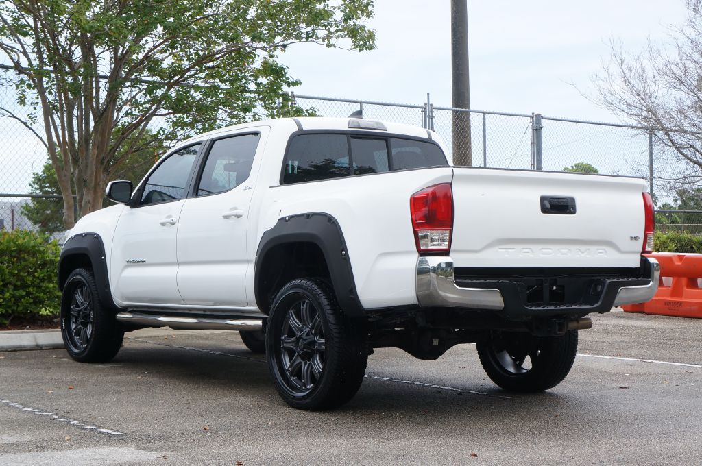 Photo 7 of this TOYOTA TACOMA SR5 V6