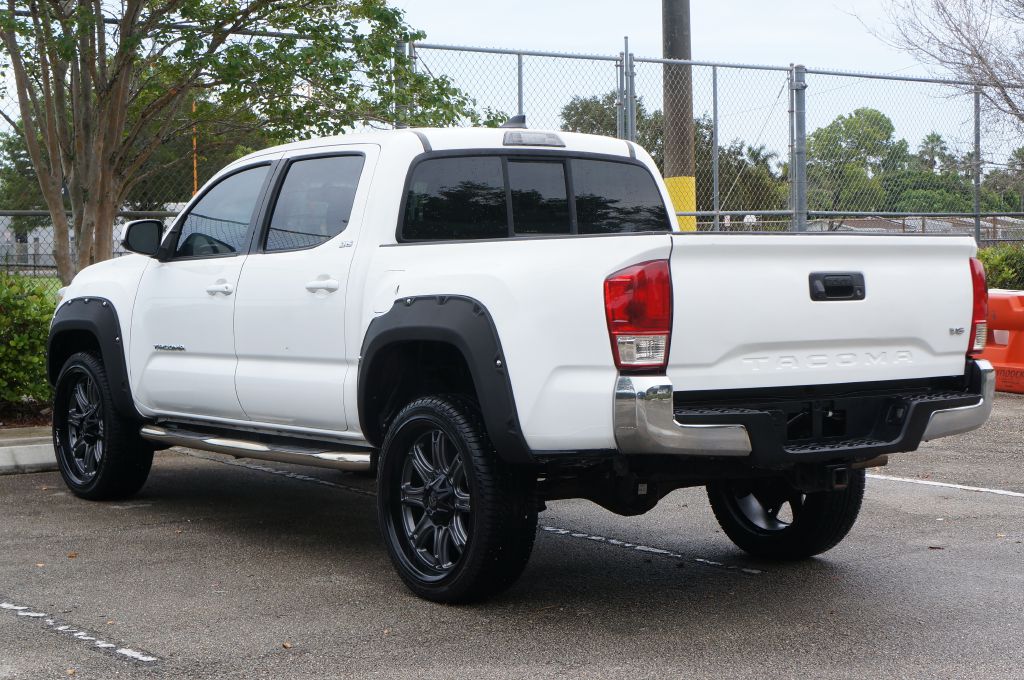 Photo 8 of this TOYOTA TACOMA SR5 V6