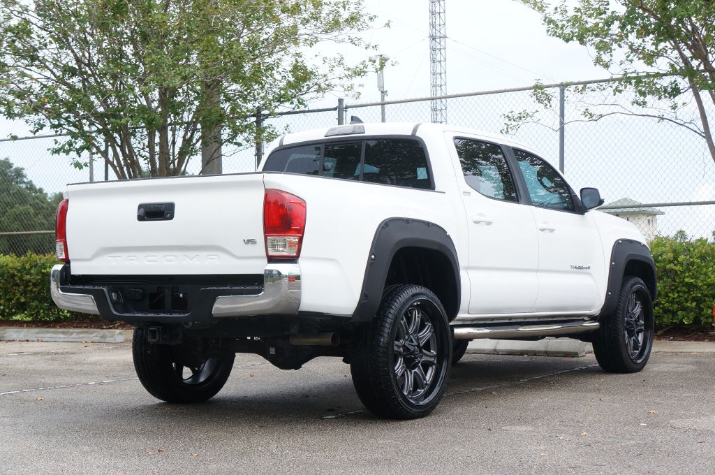 Photo 10 of this TOYOTA TACOMA SR5 V6