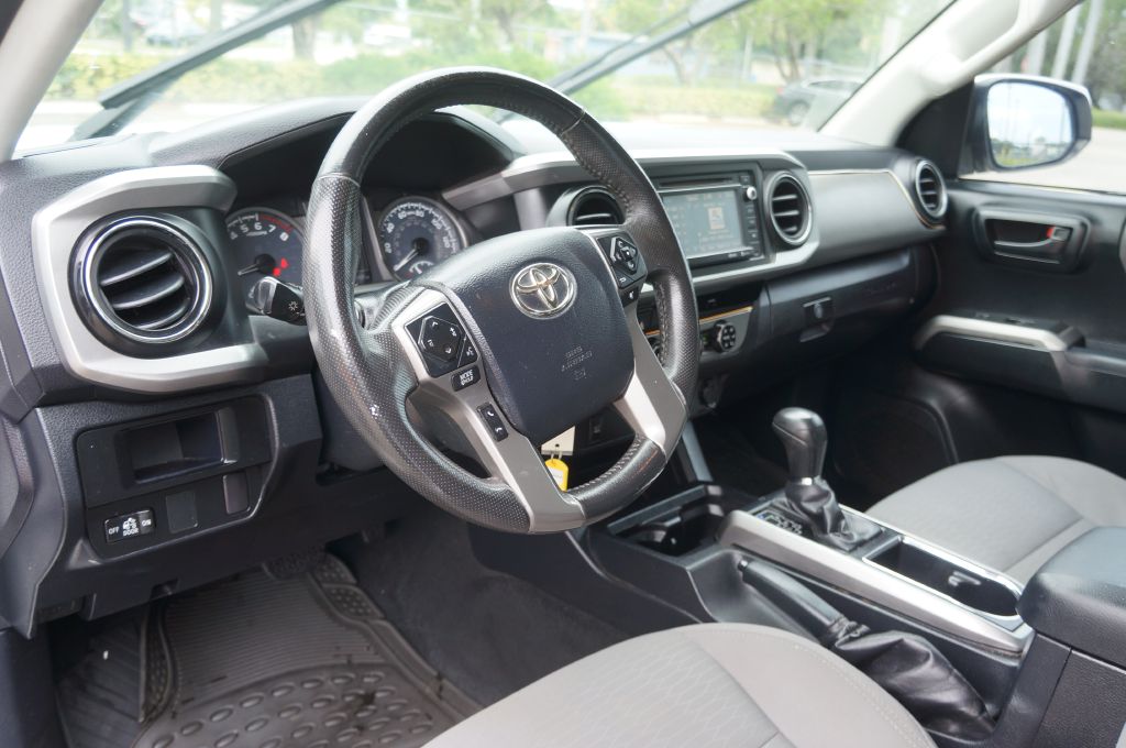 Photo 23 of this TOYOTA TACOMA SR5 V6