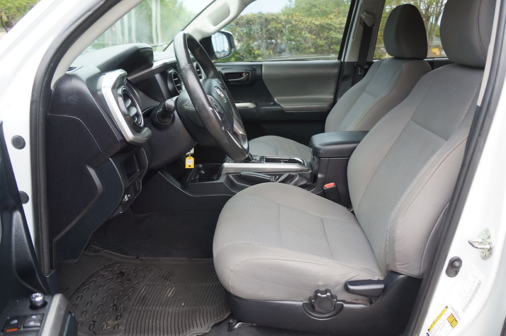 Photo 24 of this TOYOTA TACOMA SR5 V6