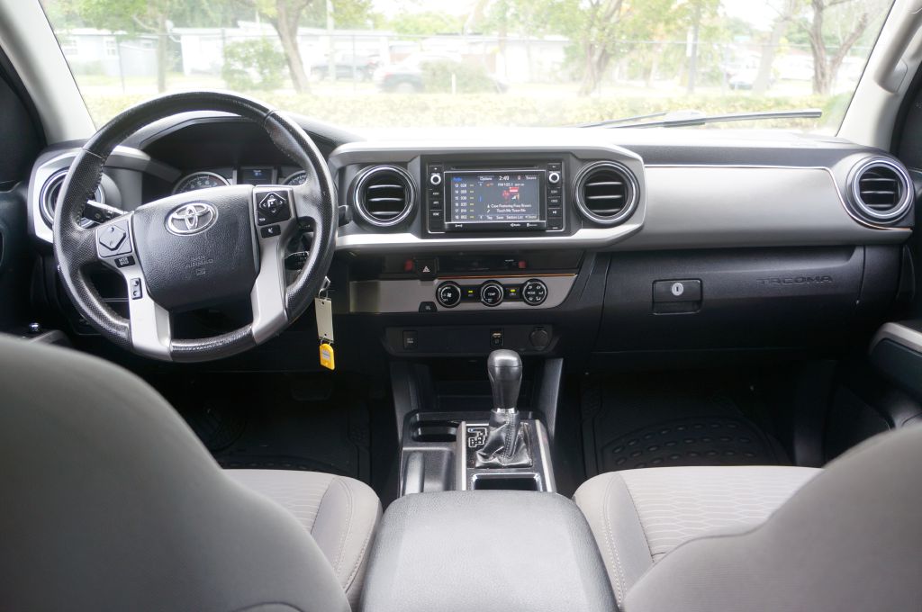 Photo 29 of this TOYOTA TACOMA SR5 V6