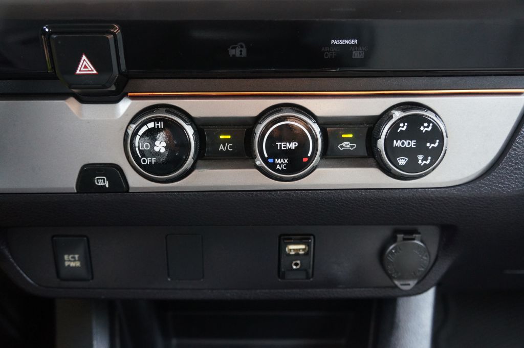 Photo 35 of this TOYOTA TACOMA SR5 V6