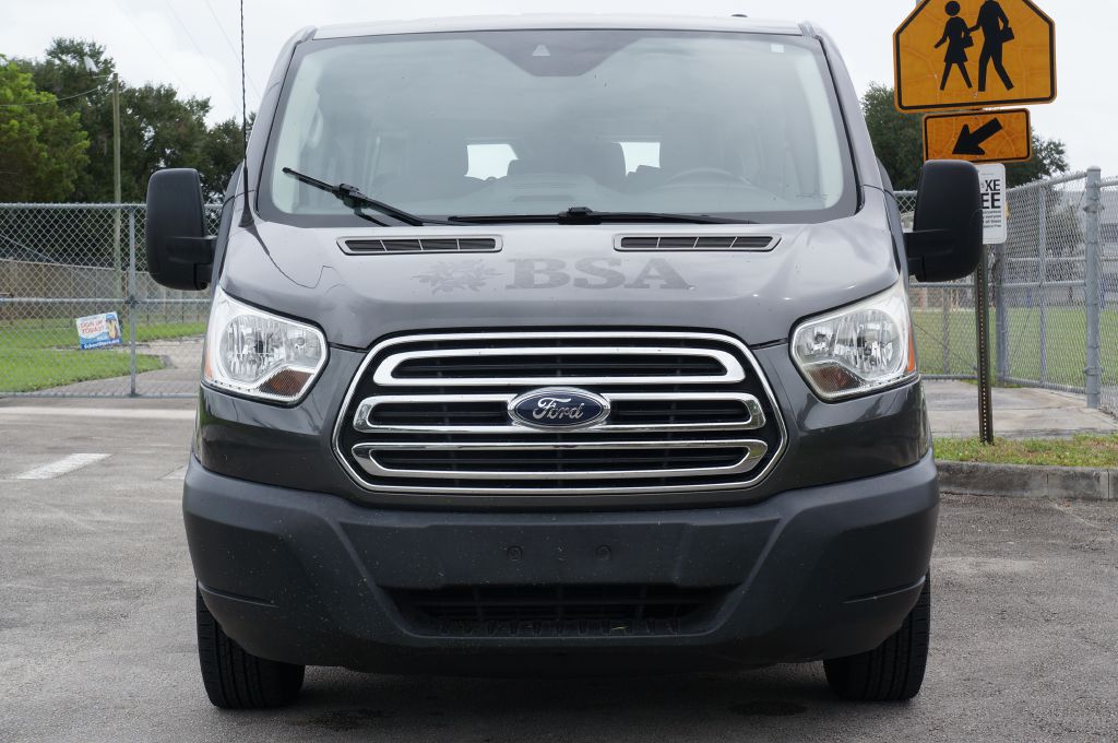 Photo 3 of this FORD TRANSIT LR 15P