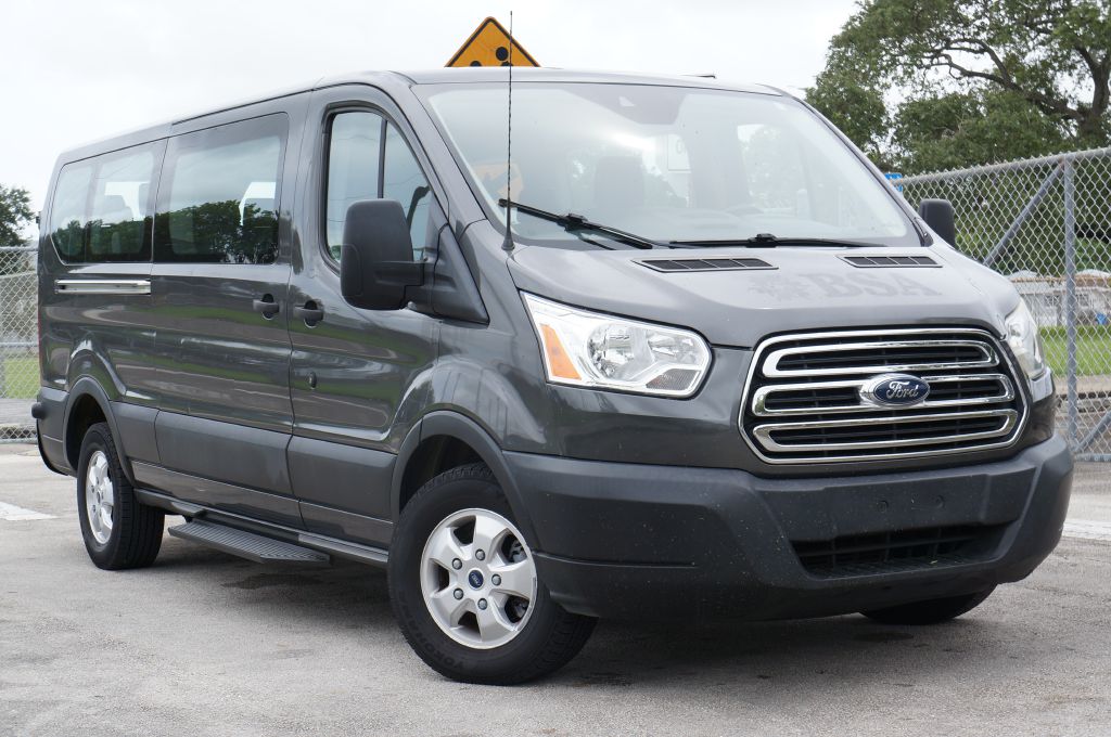 Photo 5 of this FORD TRANSIT LR 15P