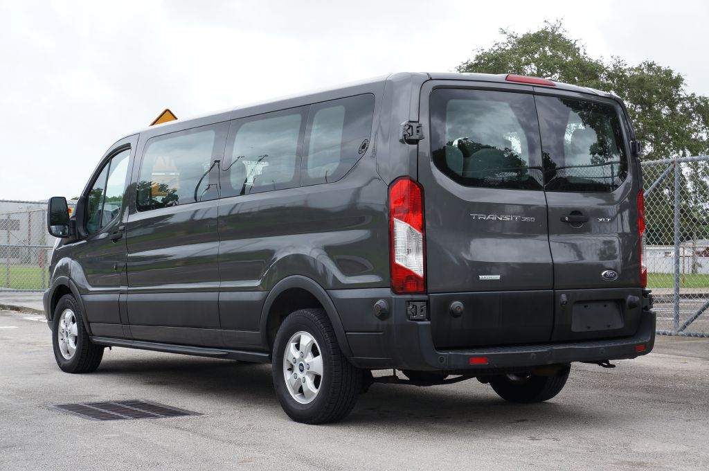 Photo 7 of this FORD TRANSIT LR 15P