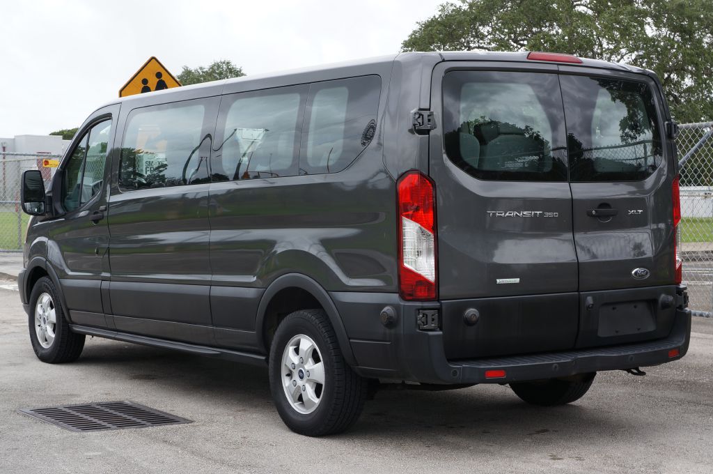Photo 8 of this FORD TRANSIT LR 15P