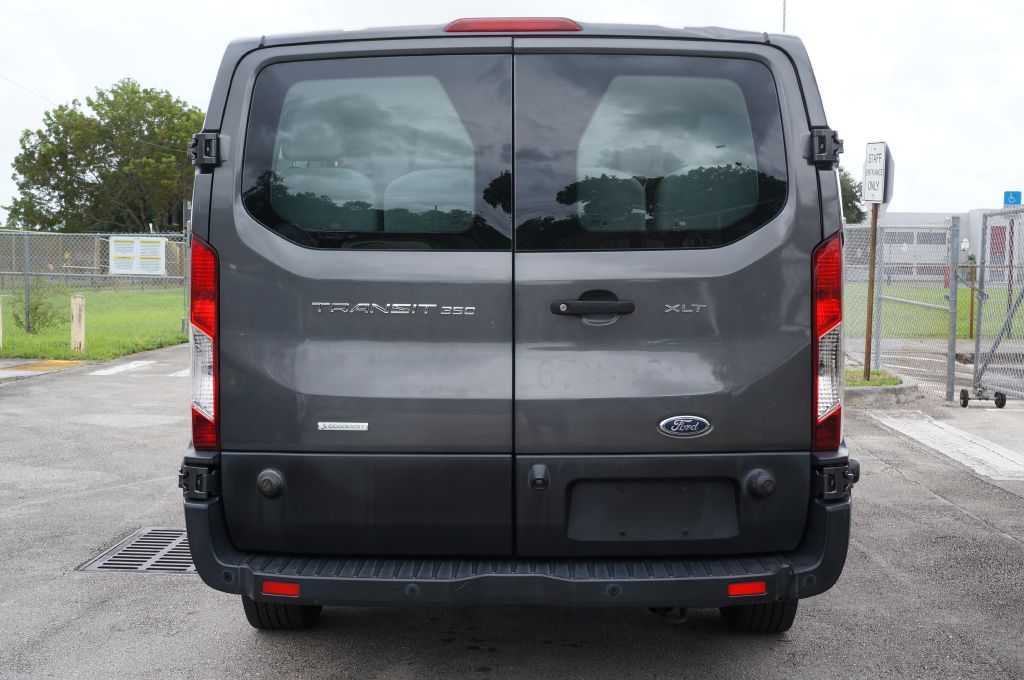 Photo 9 of this FORD TRANSIT LR 15P
