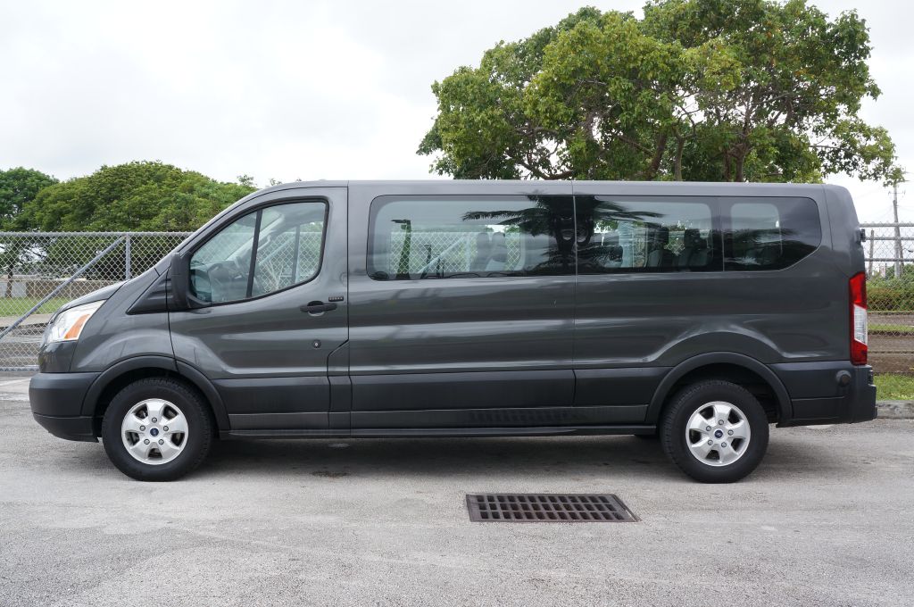 Photo 6 of this FORD TRANSIT LR 15P