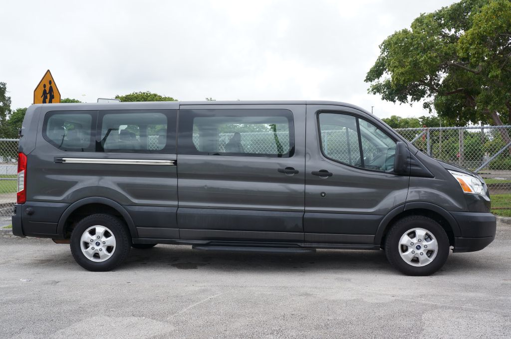 Photo 12 of this FORD TRANSIT LR 15P
