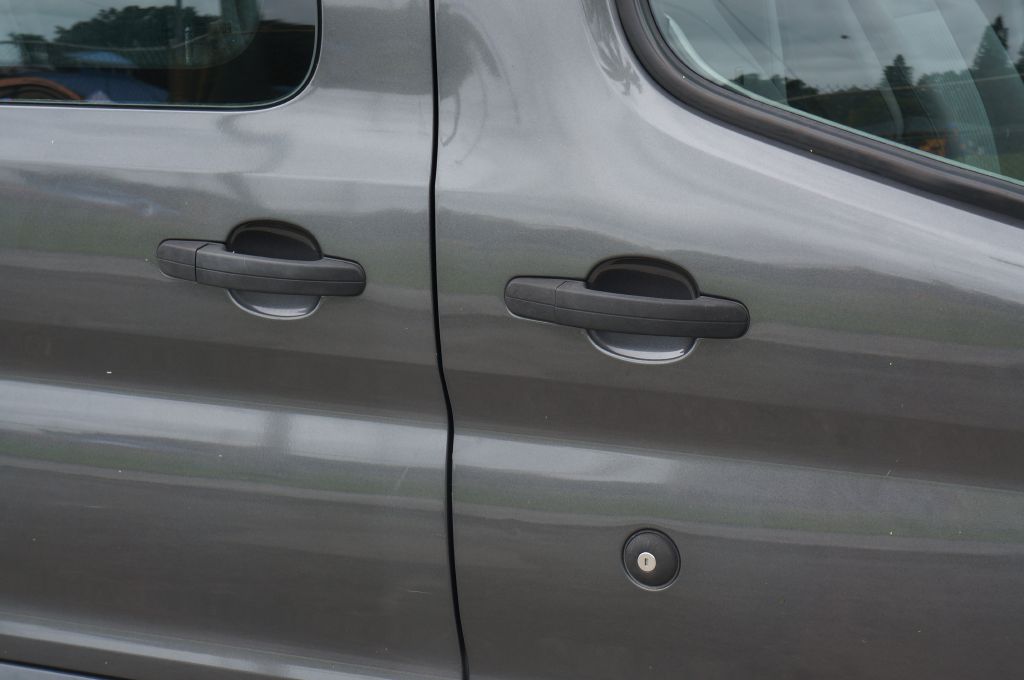 Photo 16 of this FORD TRANSIT LR 15P