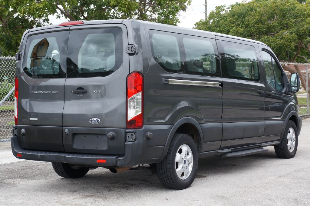 Photo 11 of this FORD TRANSIT LR 15P