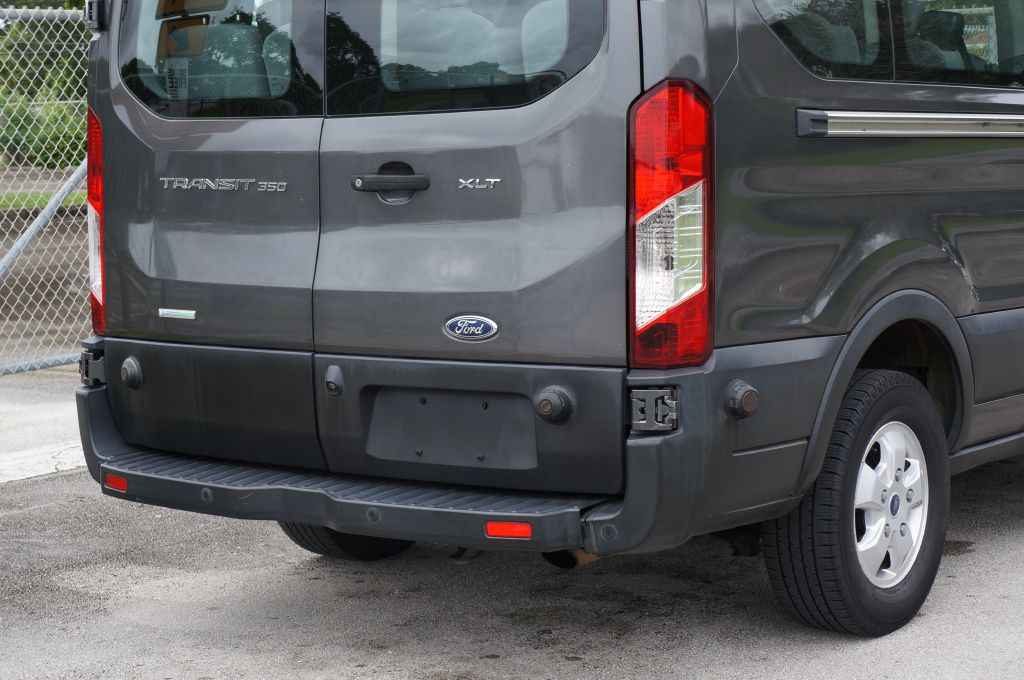 Photo 14 of this FORD TRANSIT LR 15P