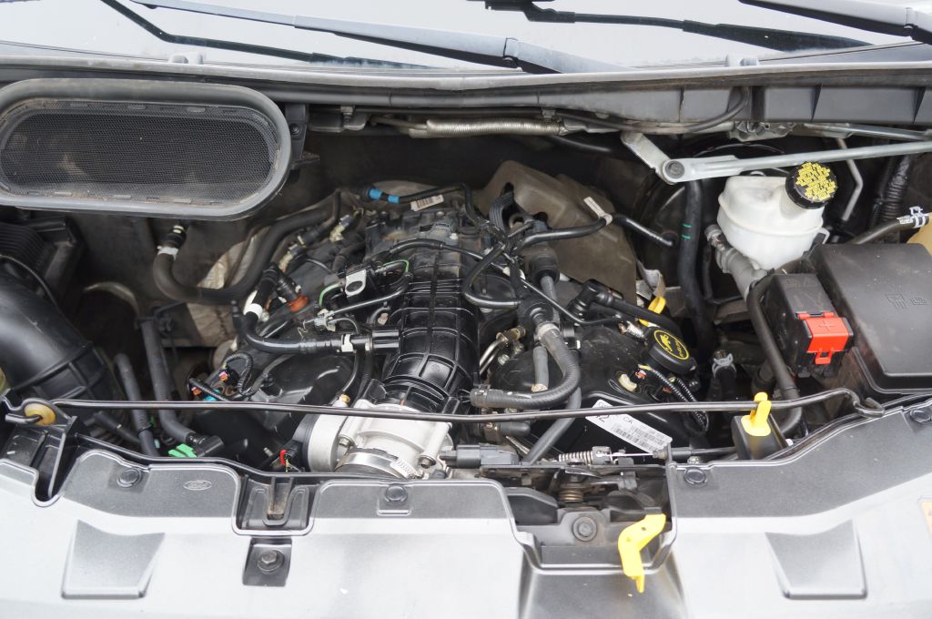 Photo 19 of this FORD TRANSIT LR 15P