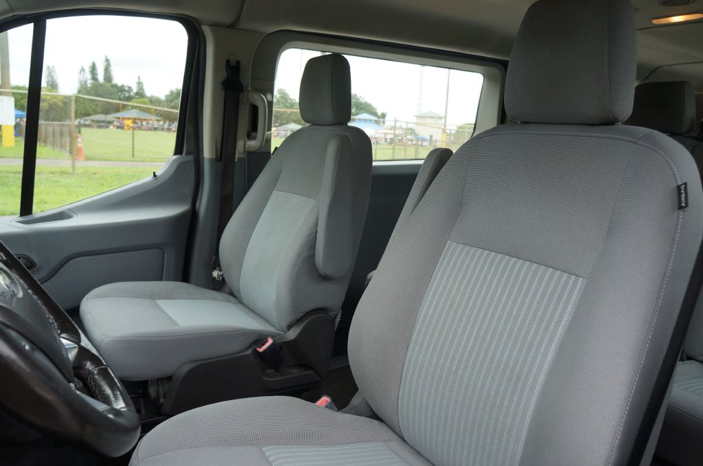 Photo 23 of this FORD TRANSIT LR 15P