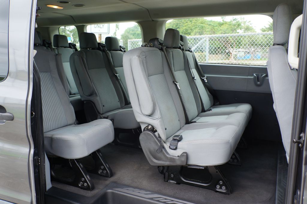 Photo 27 of this FORD TRANSIT LR 15P