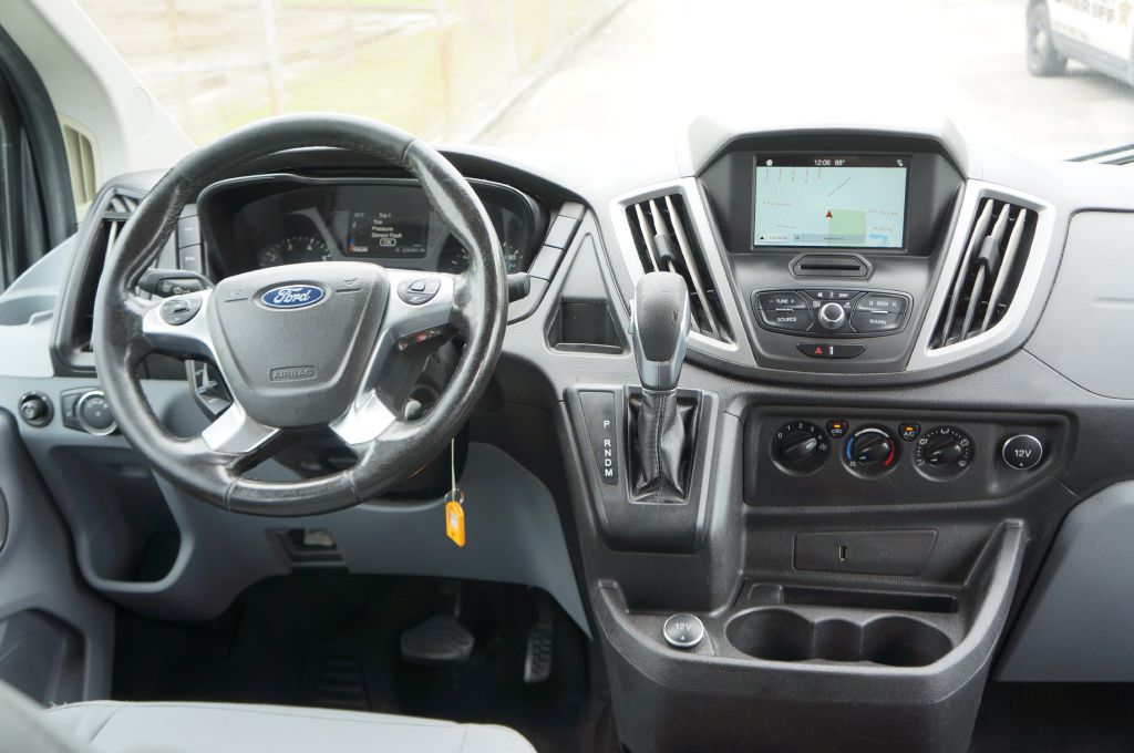 Photo 31 of this FORD TRANSIT LR 15P