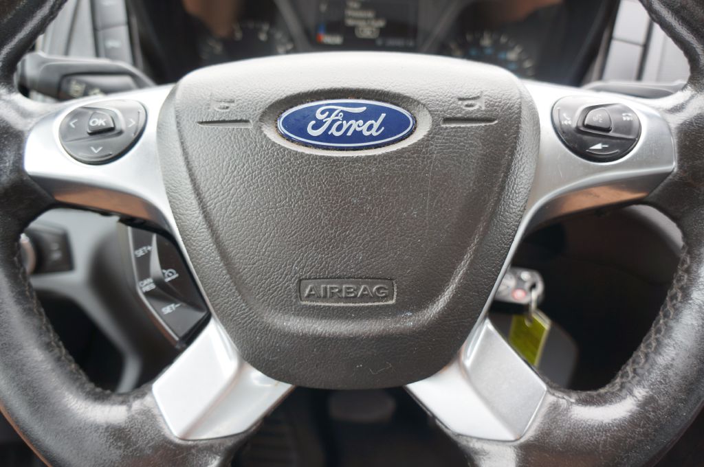 Photo 38 of this FORD TRANSIT LR 15P