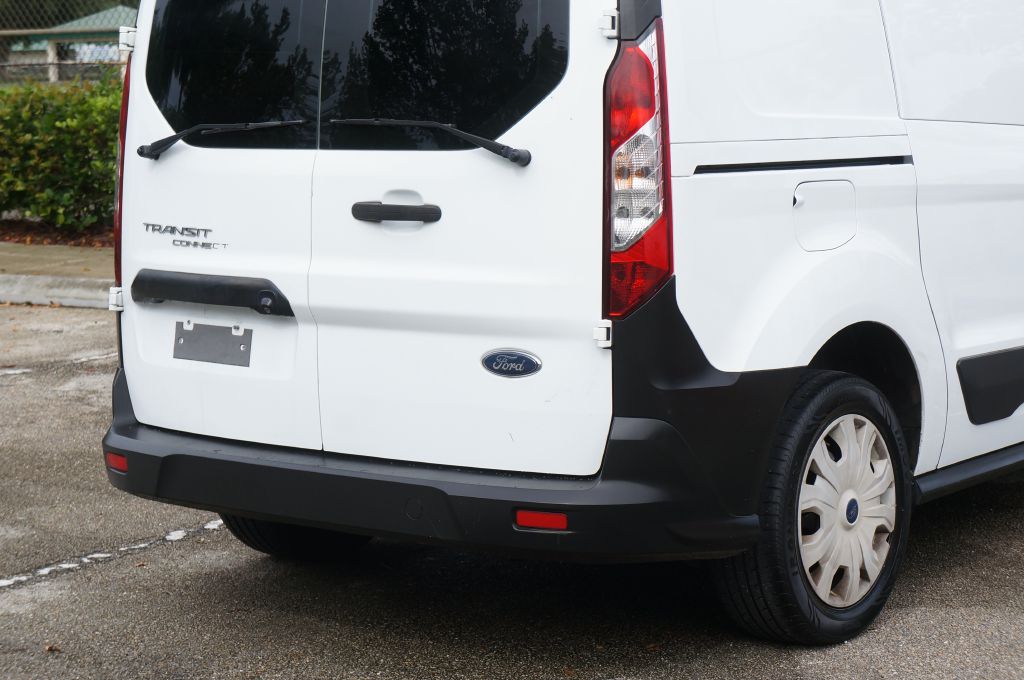 Photo 14 of this FORD TRANSIT CONNECT