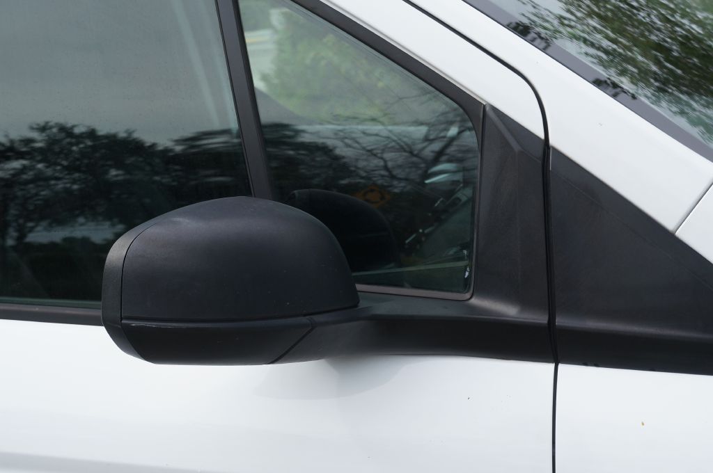 Photo 15 of this FORD TRANSIT CONNECT
