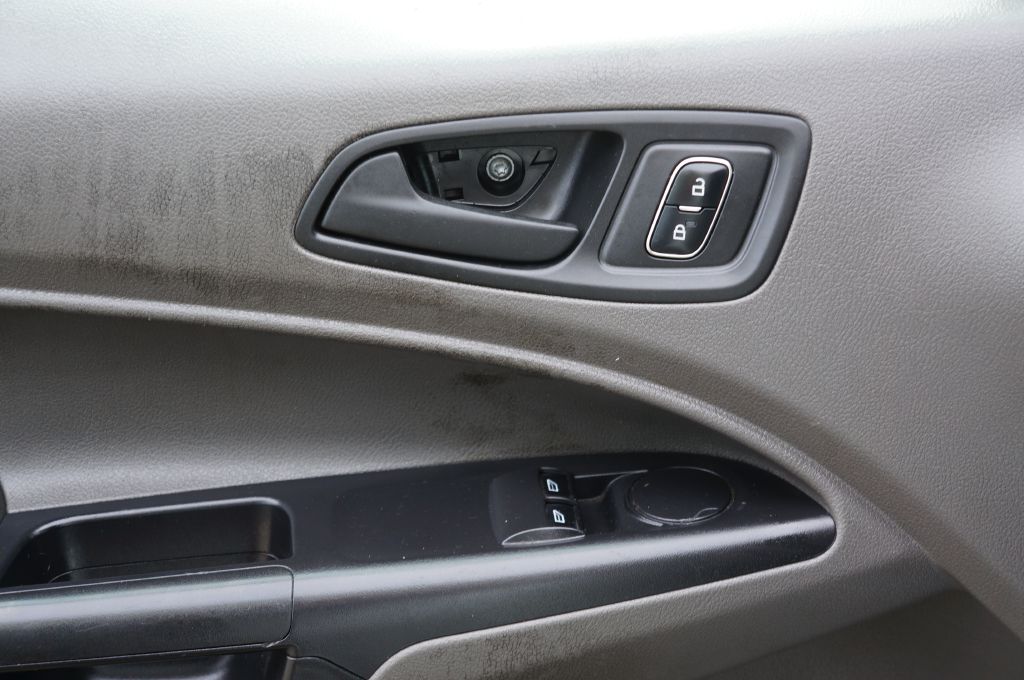 Photo 22 of this FORD TRANSIT CONNECT