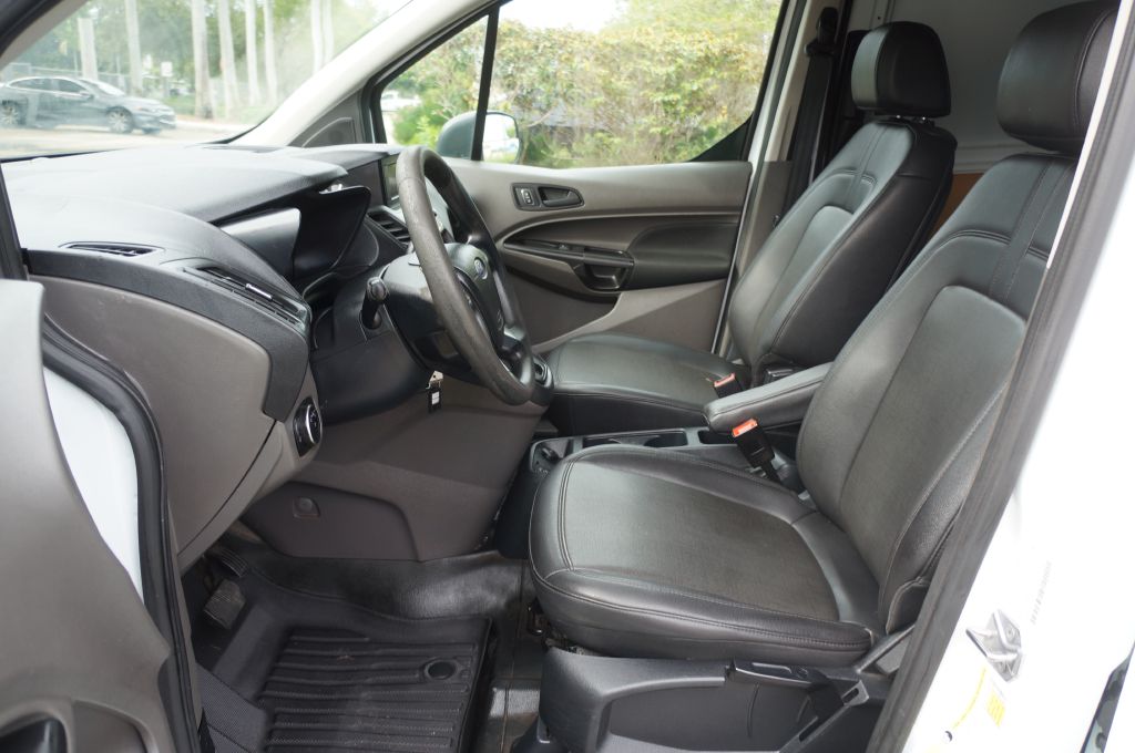 Photo 24 of this FORD TRANSIT CONNECT
