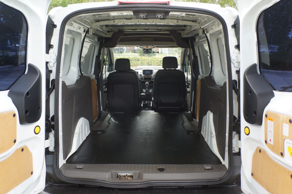 Photo 18 of this FORD TRANSIT CONNECT