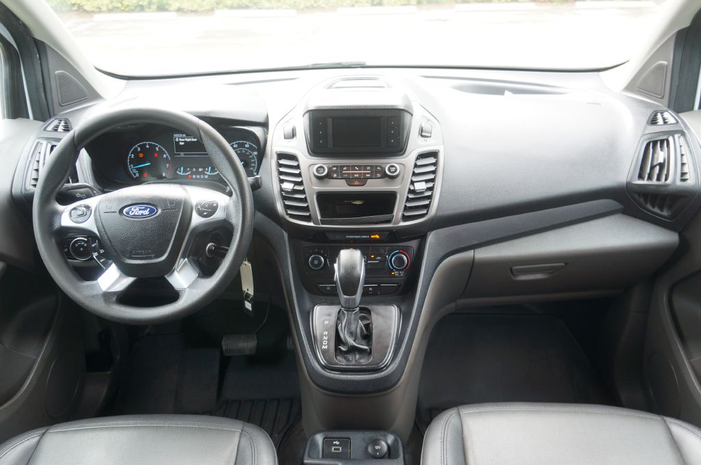 Photo 30 of this FORD TRANSIT CONNECT