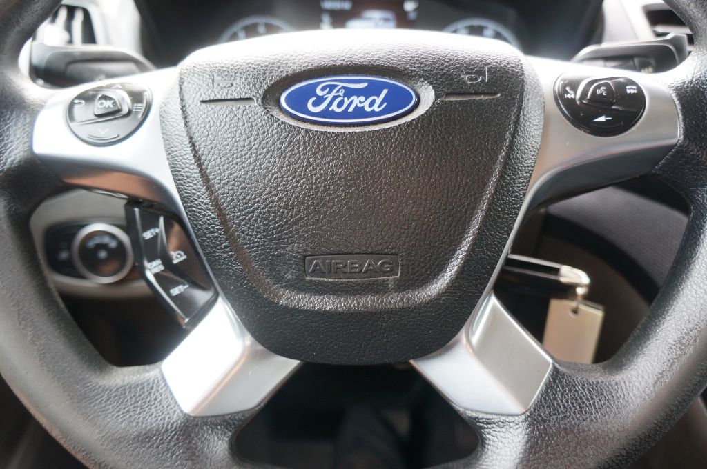 Photo 35 of this FORD TRANSIT CONNECT