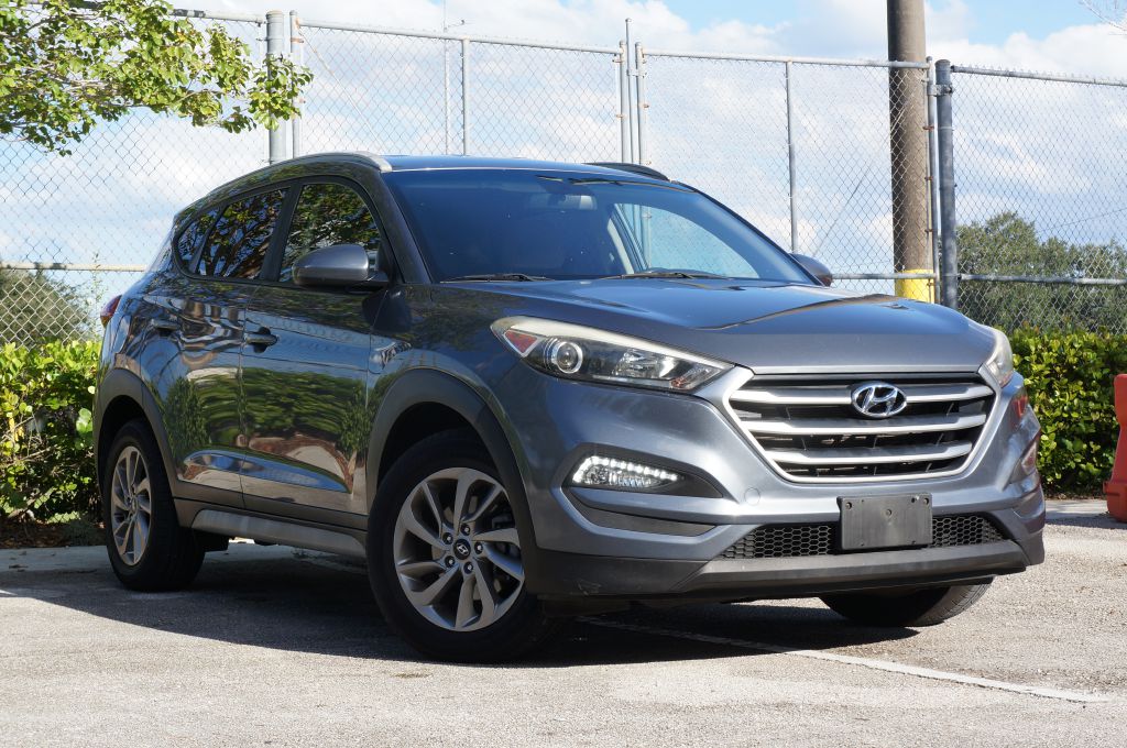Photo 4 of this HYUNDAI TUCSON SEL