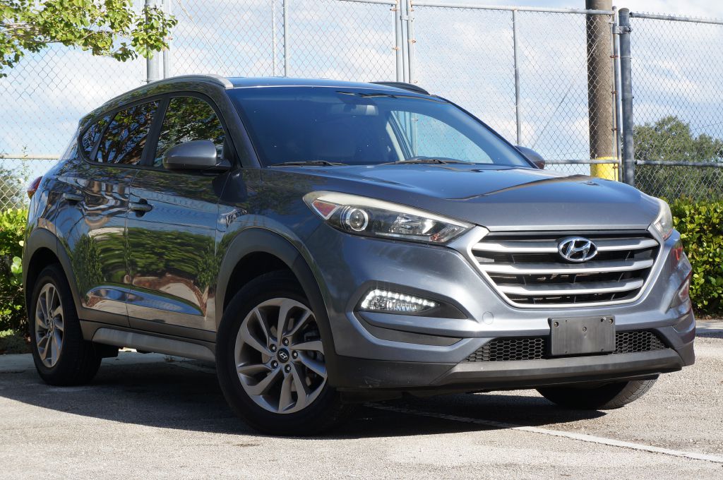 Photo 5 of this HYUNDAI TUCSON SEL