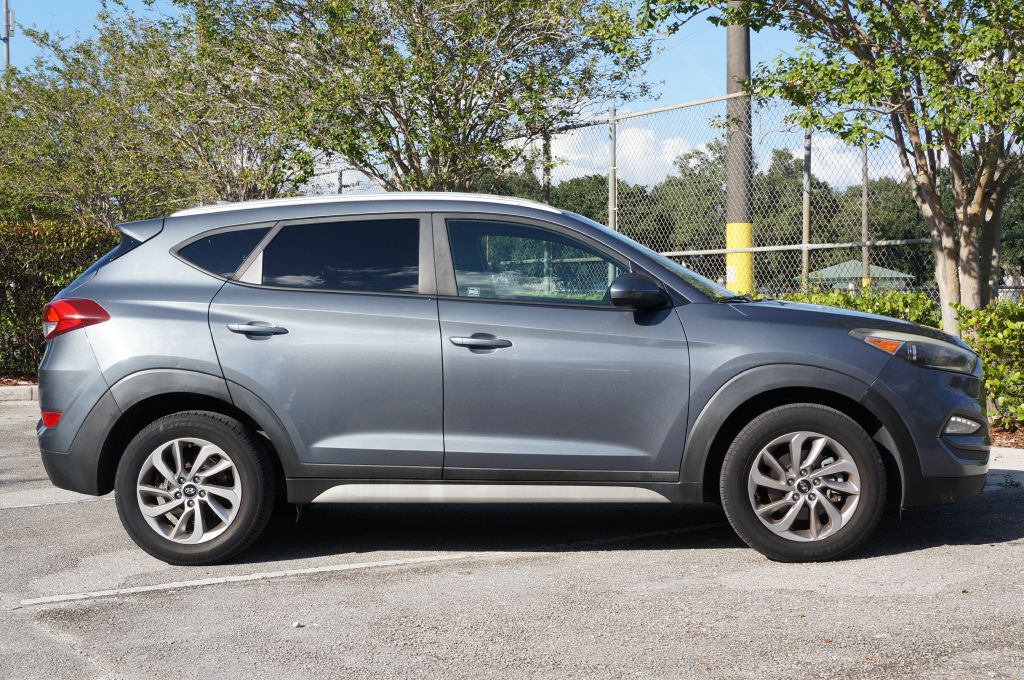 Photo 12 of this HYUNDAI TUCSON SEL