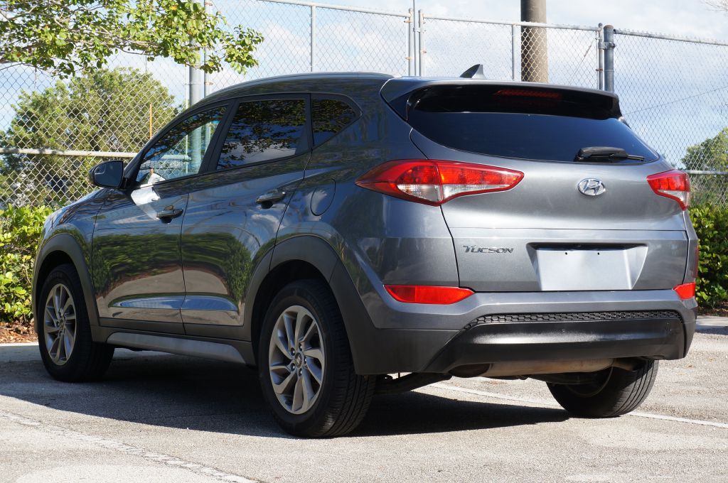 Photo 8 of this HYUNDAI TUCSON SEL