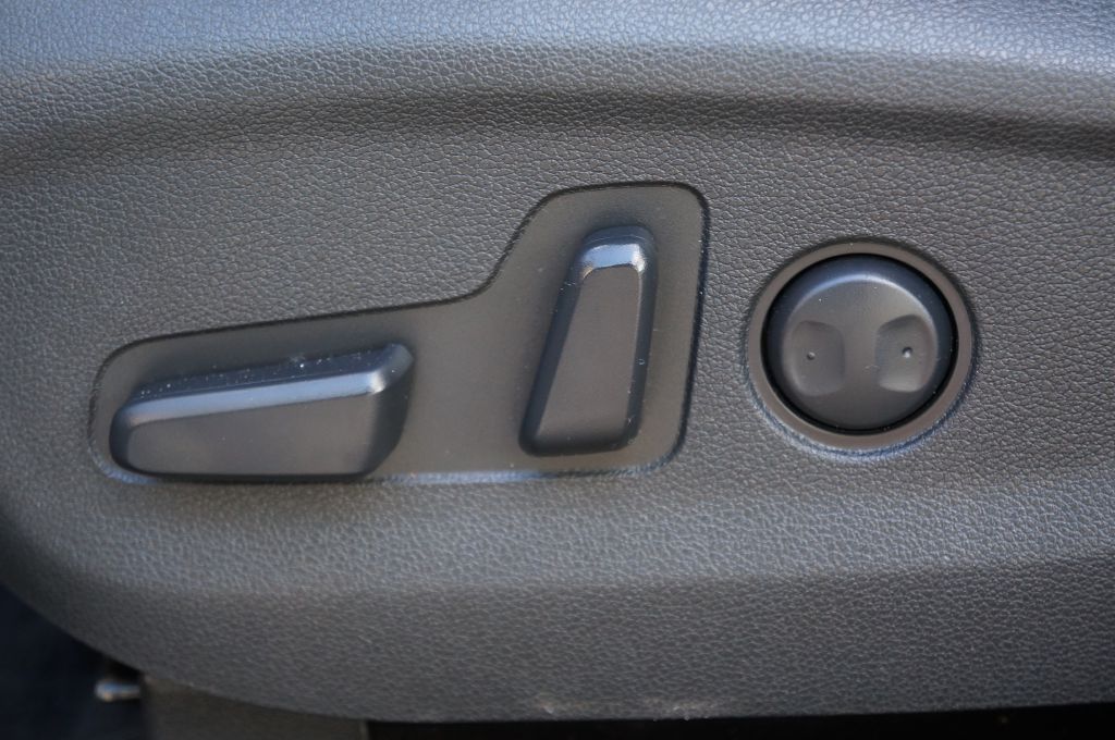 Photo 22 of this HYUNDAI TUCSON SEL