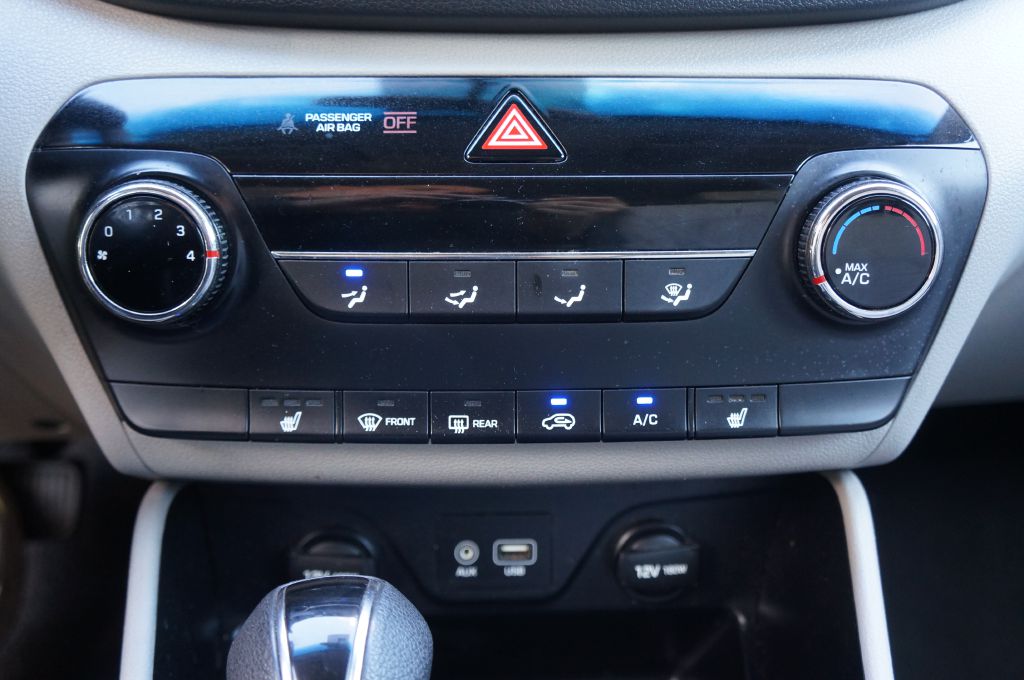 Photo 31 of this HYUNDAI TUCSON SEL
