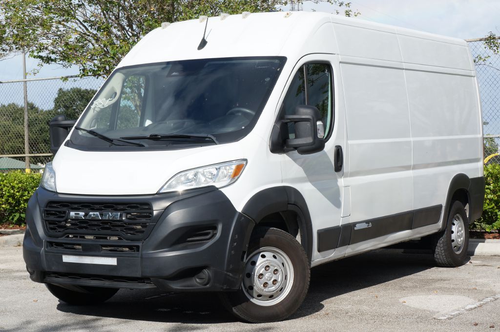Photo 2 of this RAM PROMASTER HR