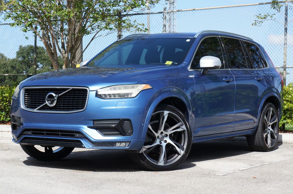 Photo 2 of this VOLVO XC90 R-DESIGN